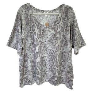 BKE Gray Snakeprint Oversized T-Shirt Women’s Size XL